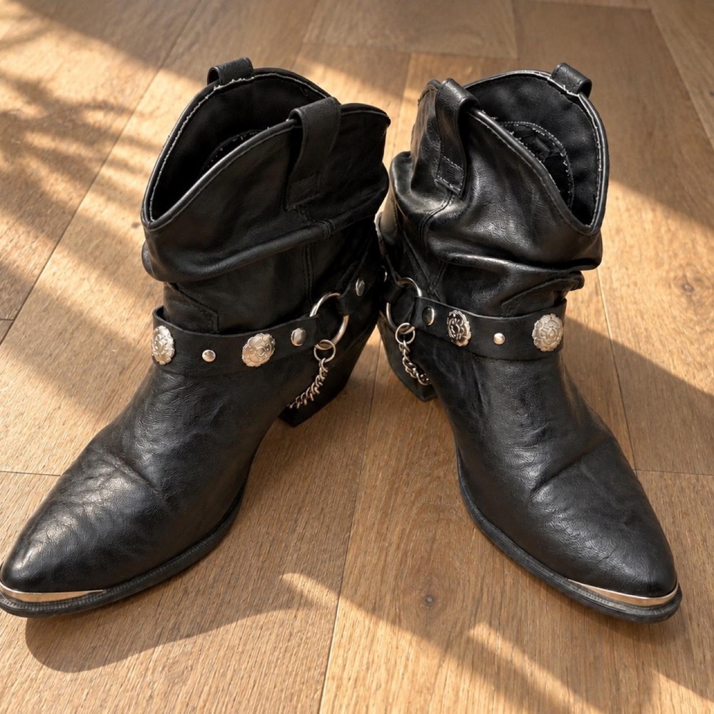 Dingo Olivia Black Vegan Leather Slouch Concho Harness Western Boots Size 6